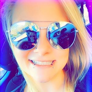 Meet your Posher, Brianna